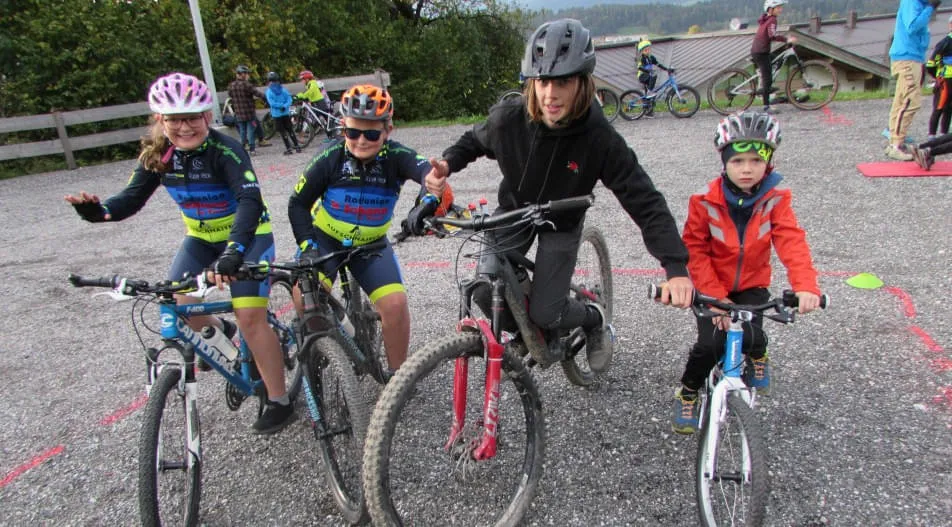 ALLES-RUND-UMS-RAD-beim-Trainingsabschluss-der-Jungen-Radunion ALLES-RUND-UMS-RAD-beim-Trainingsabschluss-der-Jungen-Radunion