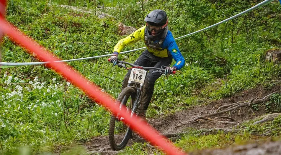 Erstes-Downhill-Doppelpack-der-Saison Erstes-Downhill-Doppelpack-der-Saison